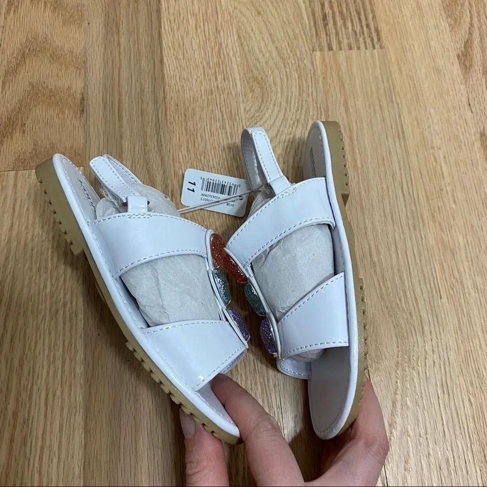 Ruum sandals nwt